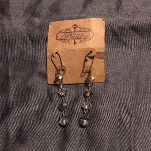 Plunder Dangly earrings